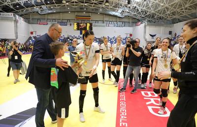 CSM București a cucerit pentru a cincea oară Cupa României » Cristina Neagu a strălucit în finala cu SCM Râmnicu Vâlcea