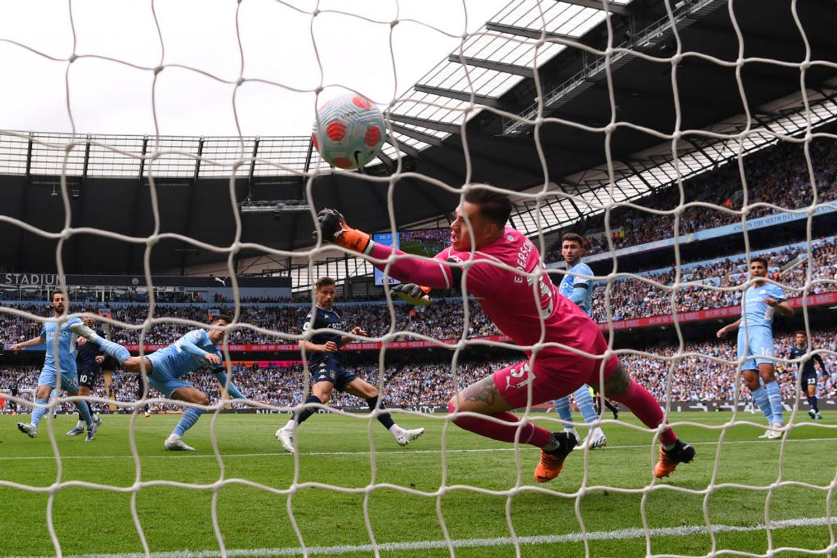Lacrimi și un sprint nebun către vestiare! Ce a făcut Pep Guardiola, imediat după finalul dramatic din Premier League