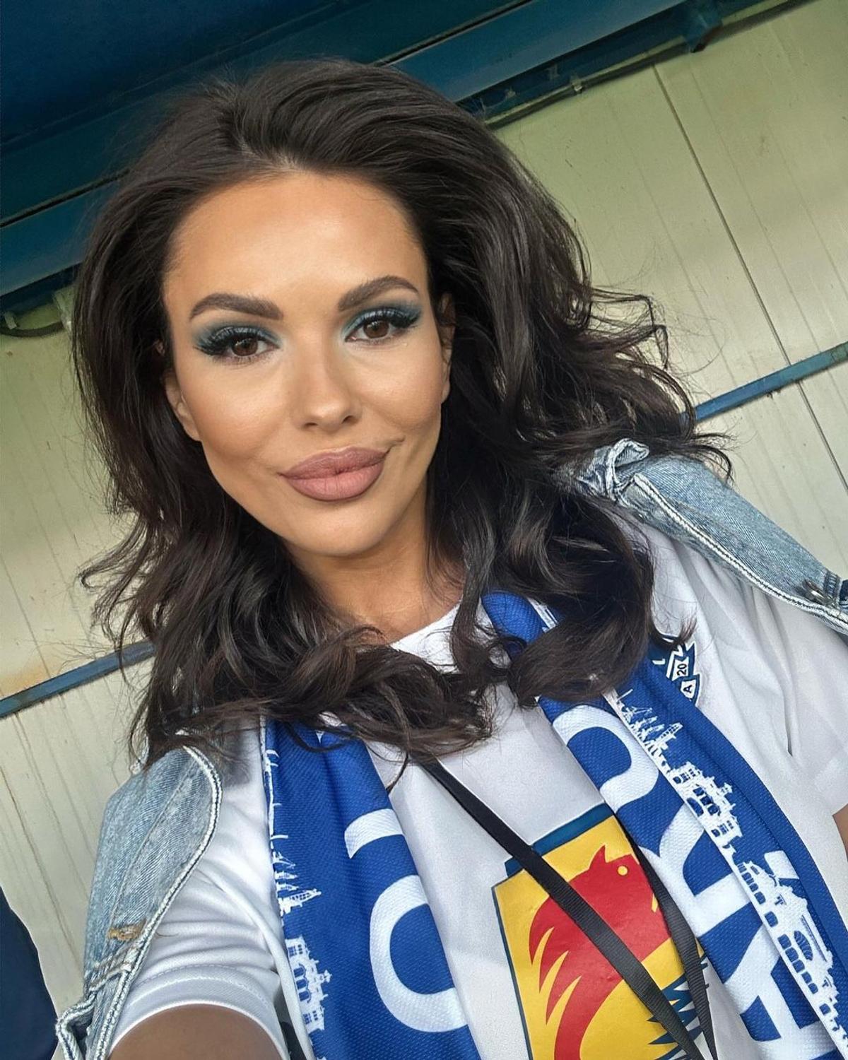 Cea mai sexy fană a Farului a făcut spectacol la meciul cu Rapid » S-a dezlănțuit în tribune, apoi a postat un mesaj ironic: „Nu plânge!”