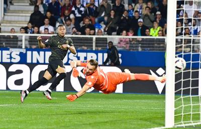 Învins de două ori de Mbappe, Ionuț Radu a contribuit cu o degajare precisă la golul lui Auxerre: „Greu de pus în dificultate”