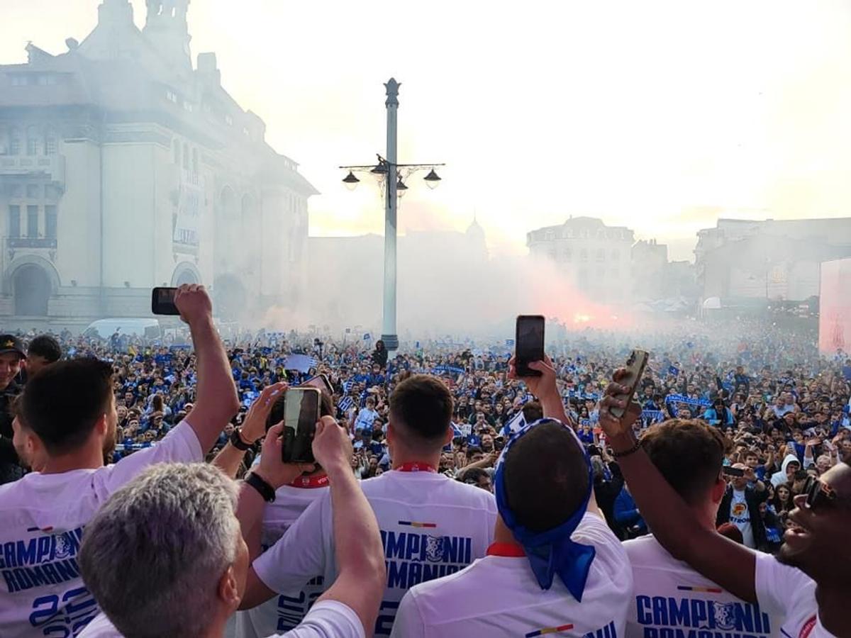 Parada campionilor » Sărbătoare cu mii de oameni în Constanța, după ce Farul a cucerit titlul