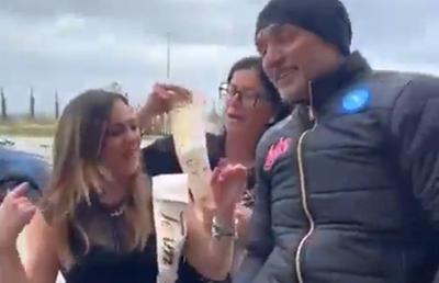 „Tu ești stripper-ul pe care îl așteptam?” » Antrenorul lui Napoli, prins cu garda jos :D