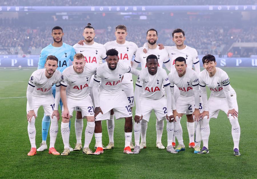 Tottenham, foto: X Radu Drăgușin a jucat 70 de minute în controversatul Tottenham - Newcastle, pe o arenă de 100.000 de locuri » Ce notă i-au dat englezii