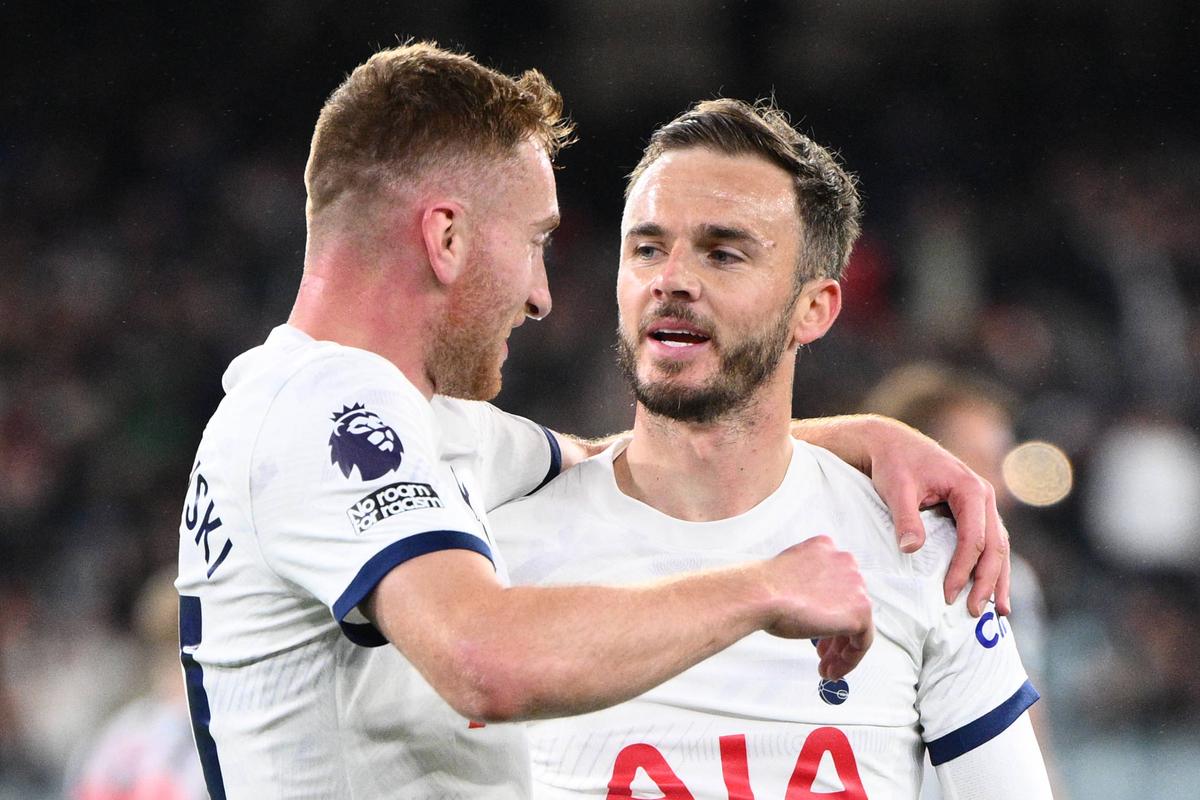 Radu Drăgușin a jucat 70 de minute în controversatul Tottenham - Newcastle, pe o arenă de 100.000 de locuri » Ce notă i-au dat englezii
