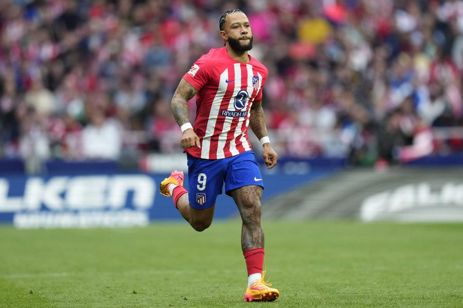 Memphis Depay, jucând pentru Atletico Madrid Plecare importantă de la Atletico Madrid » Starul care nu va mai fi coleg cu Horațiu Moldovan