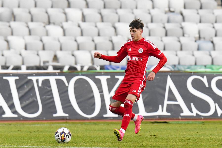 Tănasă aparține de Farul, a fost împrumutat la Oțelul Antrenorul revelației din Liga 1: „Craiova ne-a luat un fotbalist rar. Și vom pierde alt jucător de excepție” » Anunță schimbări masive!