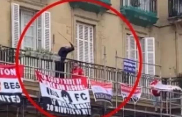 Marca: „Eroul de la Bilbao” » Un bărbat în vârstă i-a alungat pe englezi cu bastonul!