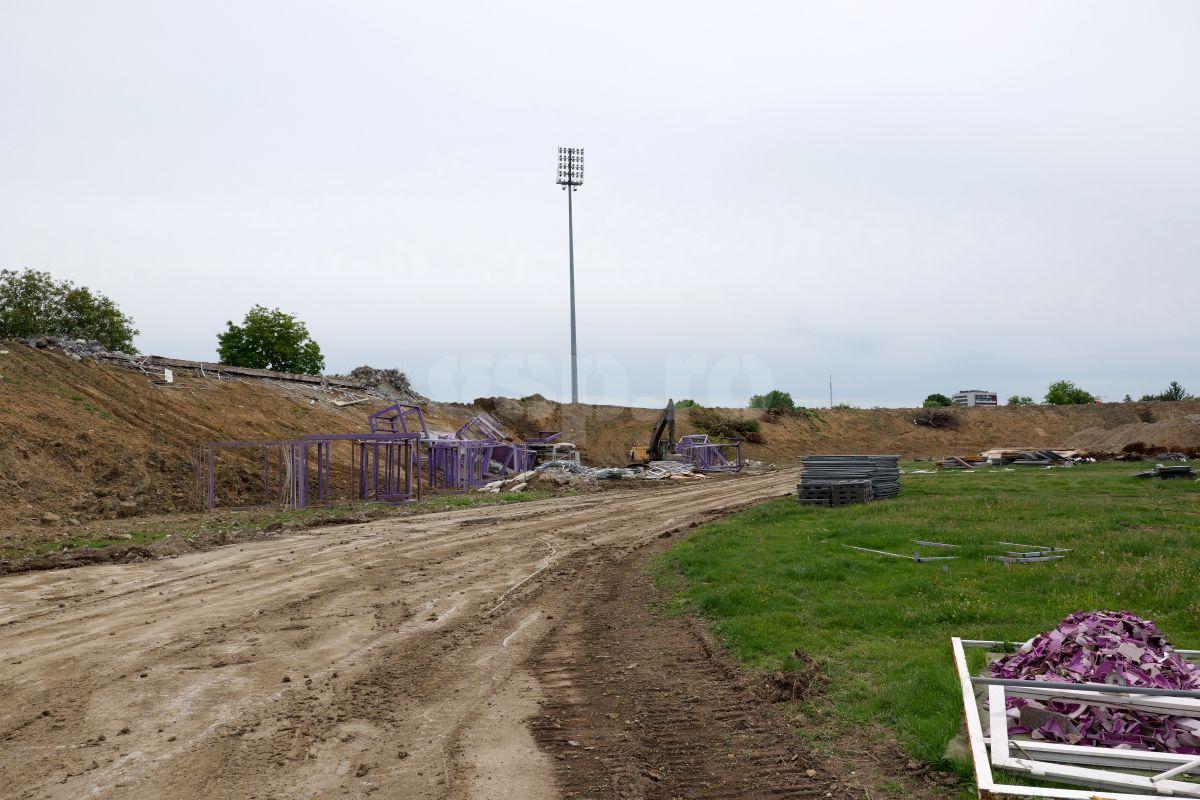 Vizită GSP pe șantierul de pe „Dan Păltinișanu” » Printre ruinele de pe „Monumentalul” violet: așa arată azi arena lui Poli Timișoara