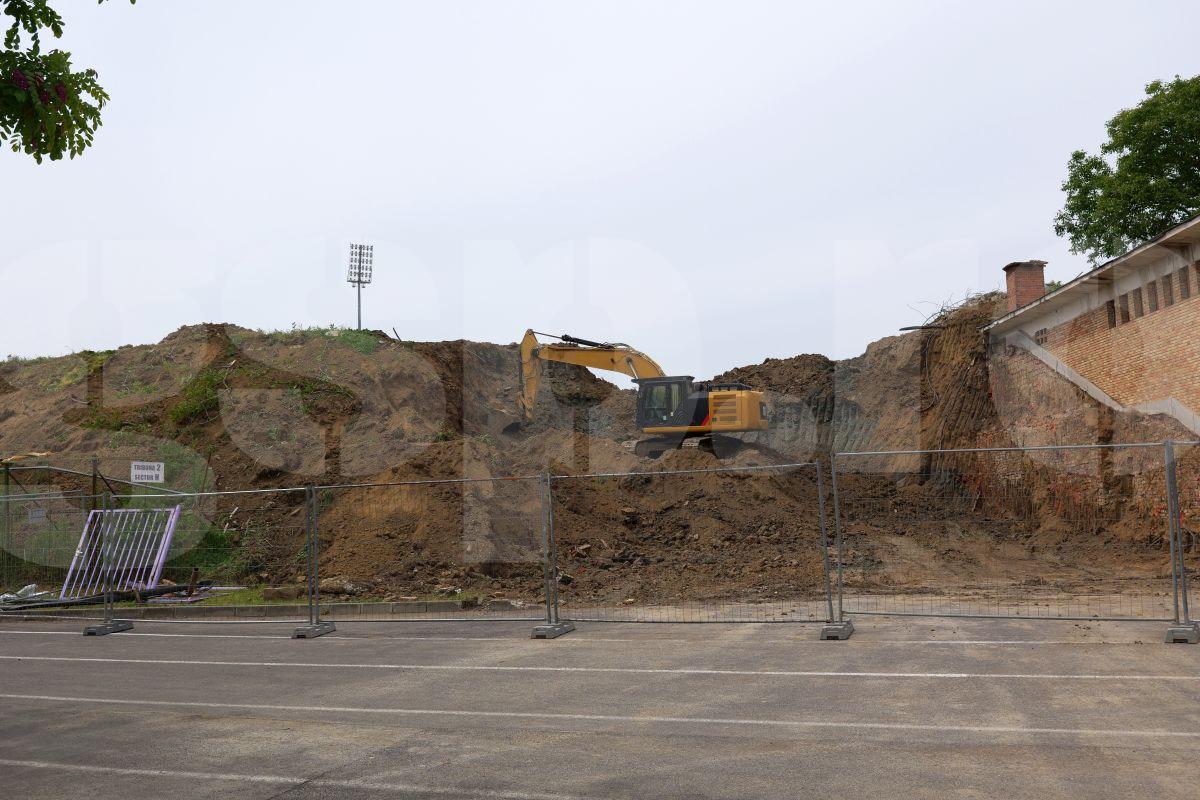 Vizită GSP pe șantierul de pe „Dan Păltinișanu” » Printre ruinele de pe „Monumentalul” violet: așa arată azi arena lui Poli Timișoara