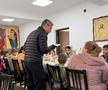 Răzvan Lucescu a venit în România și a făcut pomana de 40 de zile a lui Mircea Lucescu la un centru de nevoiași