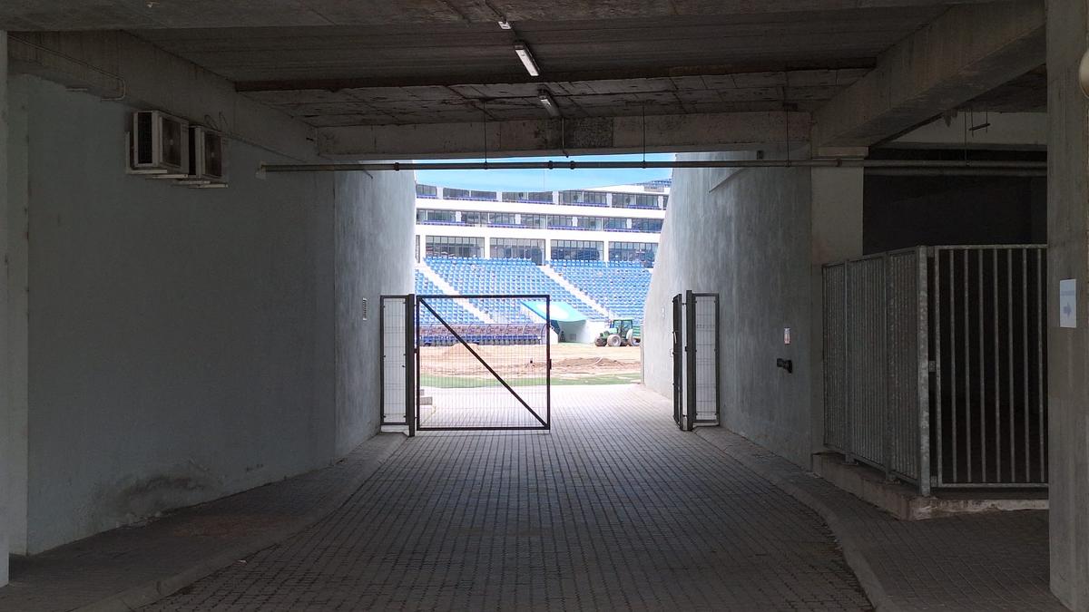 Au intrat utilajele pe stadion imediat după „finala” de titlu din Superliga » „Oblemenco” va fi modernizat