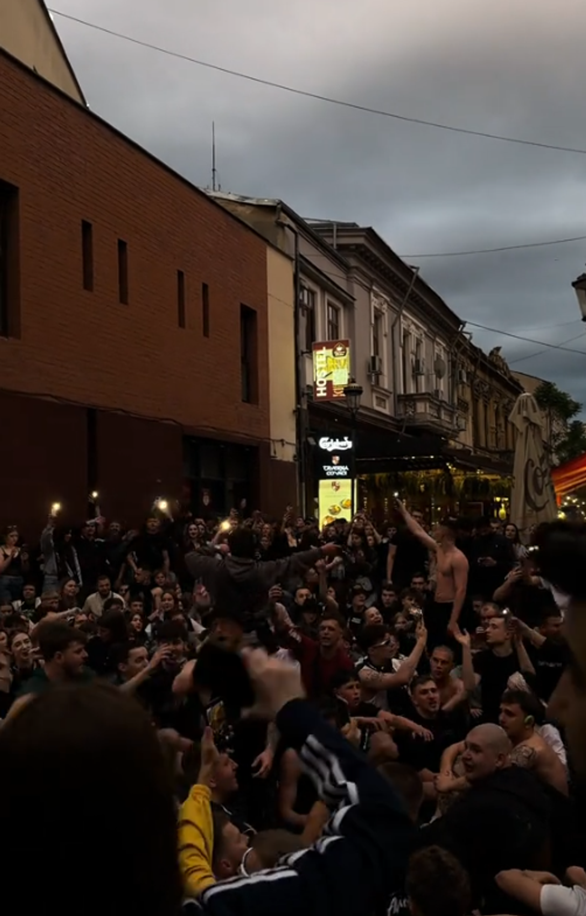 Concertul lui Max Korzh a adus scene ca-n marile peluze europene! Imagini incredibile pe gazonul Arenei Naționale
