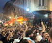 Fanii lui Max Korzh în centrul Bucureștiului / Foto: captură de ecran