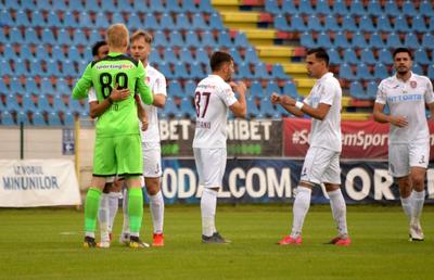 CFR CLUJ. Cine e Otto Hindrich, puștiul debutat de Dan Petrescu la CFR Cluj: a terminat clasa a XI-a cu 9,10 și vrea la facultate » „E greu să-l scoți din sărite”