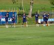 Apariție-surpriză la antrenamentul lui Mutu: cine e fotbalistul misterios care ar putea semna cu FCU Craiova