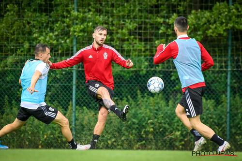 Denis Drăguș a revenit la antrenamentele lui Standard / FOTO: facebook.com/rscl.be
