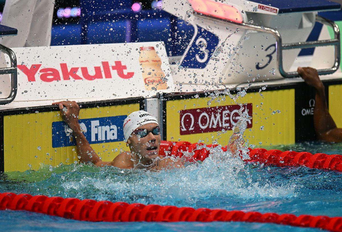 DUBLĂ ISTORICĂ! David Popovici câștigă AURUL la 100m, după un finiș incredibil!