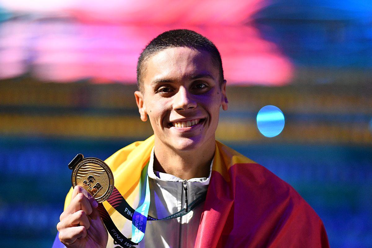 DUBLĂ ISTORICĂ! David Popovici câștigă AURUL la 100m, după un finiș incredibil!