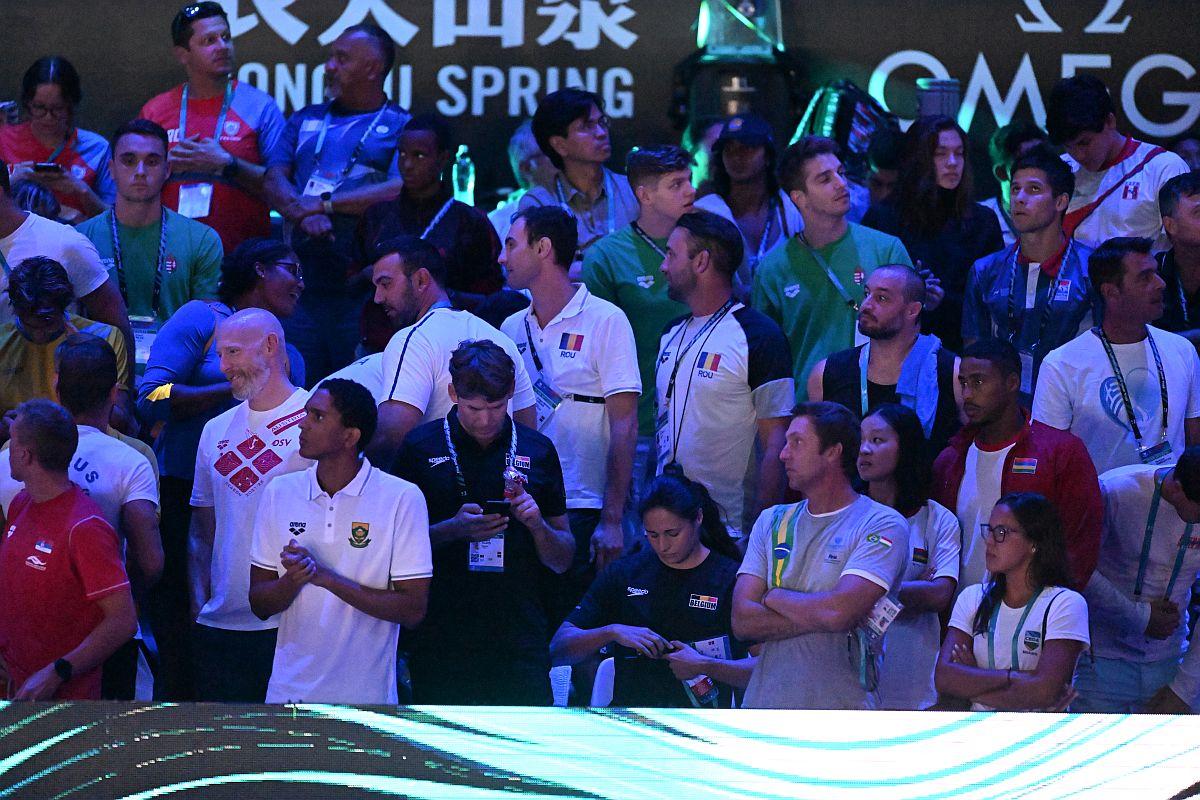DUBLĂ ISTORICĂ! David Popovici câștigă AURUL la 100m, după un finiș incredibil!