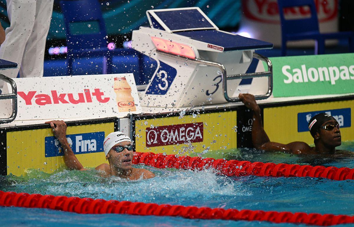 DUBLĂ ISTORICĂ! David Popovici câștigă AURUL la 100m, după un finiș incredibil!