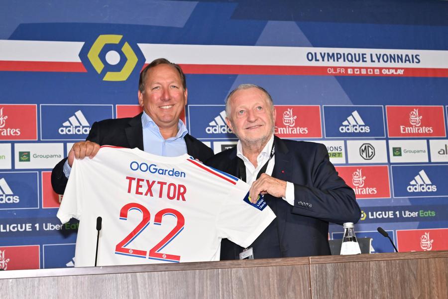 John Textor și Jean-Michel Aulas (noul acționar majoritar alături de ex-proprietarul lui Olympique Lyon)/ Foto: Imago Images Avertismentul fostului președinte al lui Lyon: „Data viitoare când se va mai întâmpla vor fi și morți!”