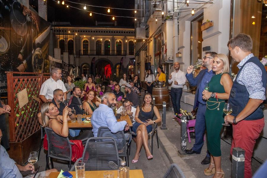 Business networking la degustări de vin în locații specializate