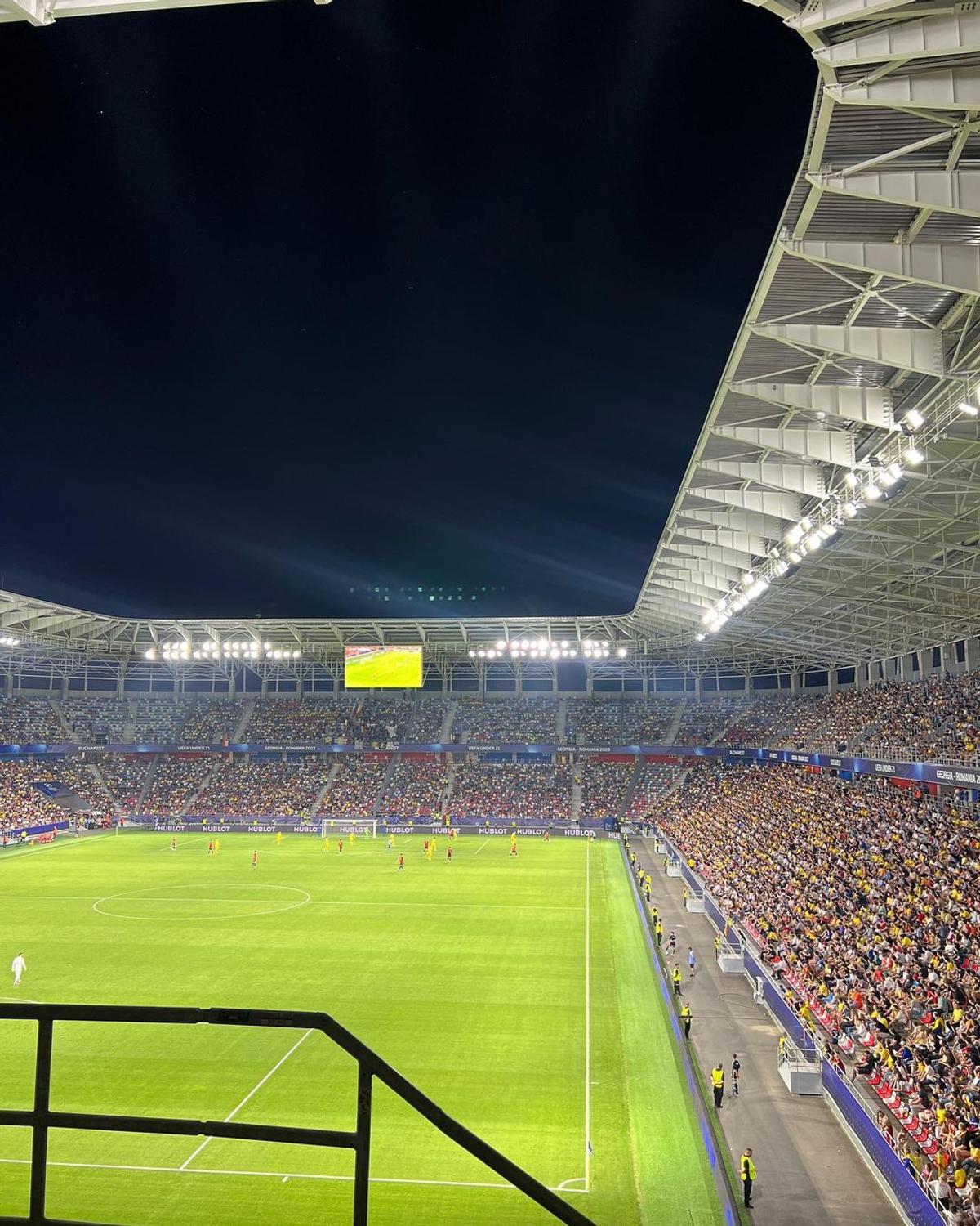 Jurnalista Beatrice Ghiciov, pe stadion la România U21 - Spania U21