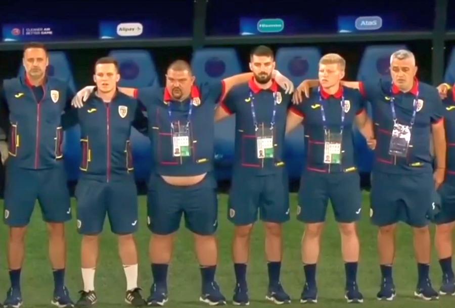 Parte din staff-ul lui Emil Săndoi, la meciul de aseară / Captură TVR Marius Șumudică, dezlănțuit după meciul naționalei U21! L-a luat la rost pe selecționer: „Nu pot să mă abțin, sunt șocat! Cum să nu faci asta?”