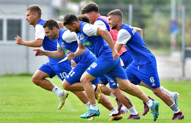 Situație tensionată la CSA Steaua: jucătorii refuză să semneze noi contracte și vor să plece! Și Oprița e nemulțumit