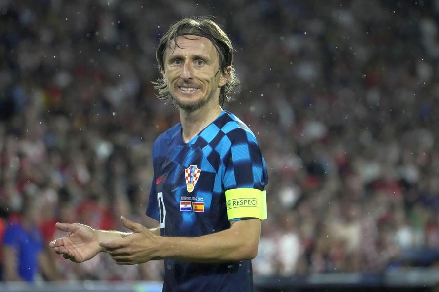 S-a lămurit cu Luka Modric după doar 4 luni! » Decizia luată de AC Milan în privința mijlocașului de 40 de ani
