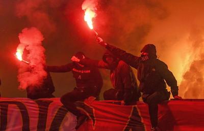 Cum s-a rupt Steaua Bulgariei în două echipe acum rivale » O luptă dramatică pentru putere, bani și identitate la CSKA Sofia: lanț uman de ultrași, oraș sub „lacăt”, amenințări