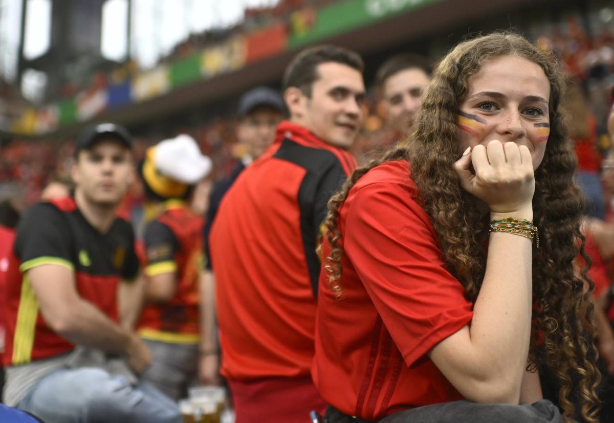 Soțiile fotbaliștilor belgieni au acaparat atenția în tribune la meciul cu România