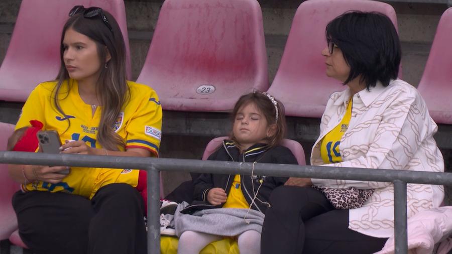 „Ăștia au dat foc la stadion!” » 15 detalii observate la Belgia - România și singurul plus al „tricolorilor”: susținerea fabuloasă a publicului