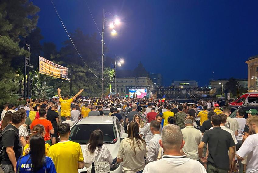 Fanii echipei naționale, prezenți în Calea Victoriei la România - Belgia