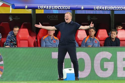 Ronald Koeman e supărat pe organizatori din cauza transportului pe calea ferată / Foto: Imago