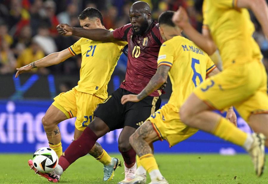 Lukaku a făcut un meci mult mai bun împotriva României Belgia - România 2-0 » Ne peticim inimile! România a luptat cu dârzenie contra Belgiei, dar a fost răpusă de Tielemans și De Bruyne! Cum arată clasamentul ACUM