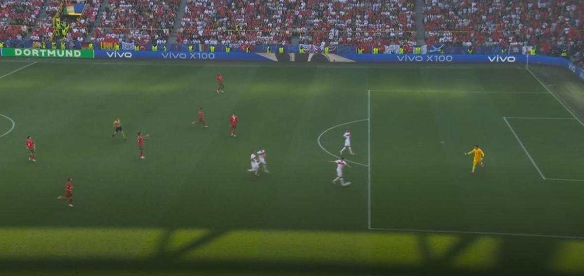 Autogol AIURITOR la Euro: l-a imitat pe Bănel Nicoliță! Ce-a putut face în fața lui Ronaldo a lăsat mască un stadion întreg