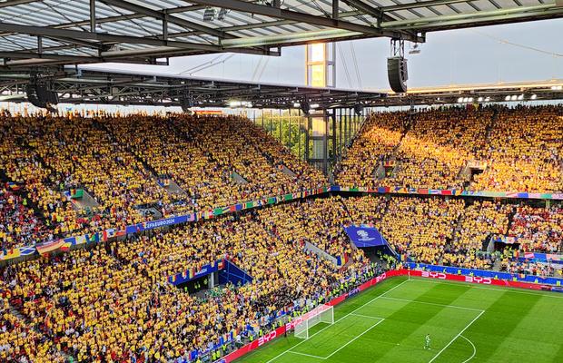 Mesajul interzis introdus de fanii români pe stadion la meciul cu Belgia! UEFA nu ne va ierta!