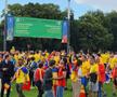 Românii se îndreaptă spre stadion / FOTO: GSP
