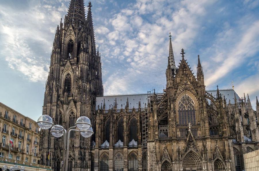 Domul din Koln este cu adevărat impresionant 5 locații și activități speciale în Koln, orașul care găzduiește Belgia - România » Avem câte ceva pentru toate gusturile