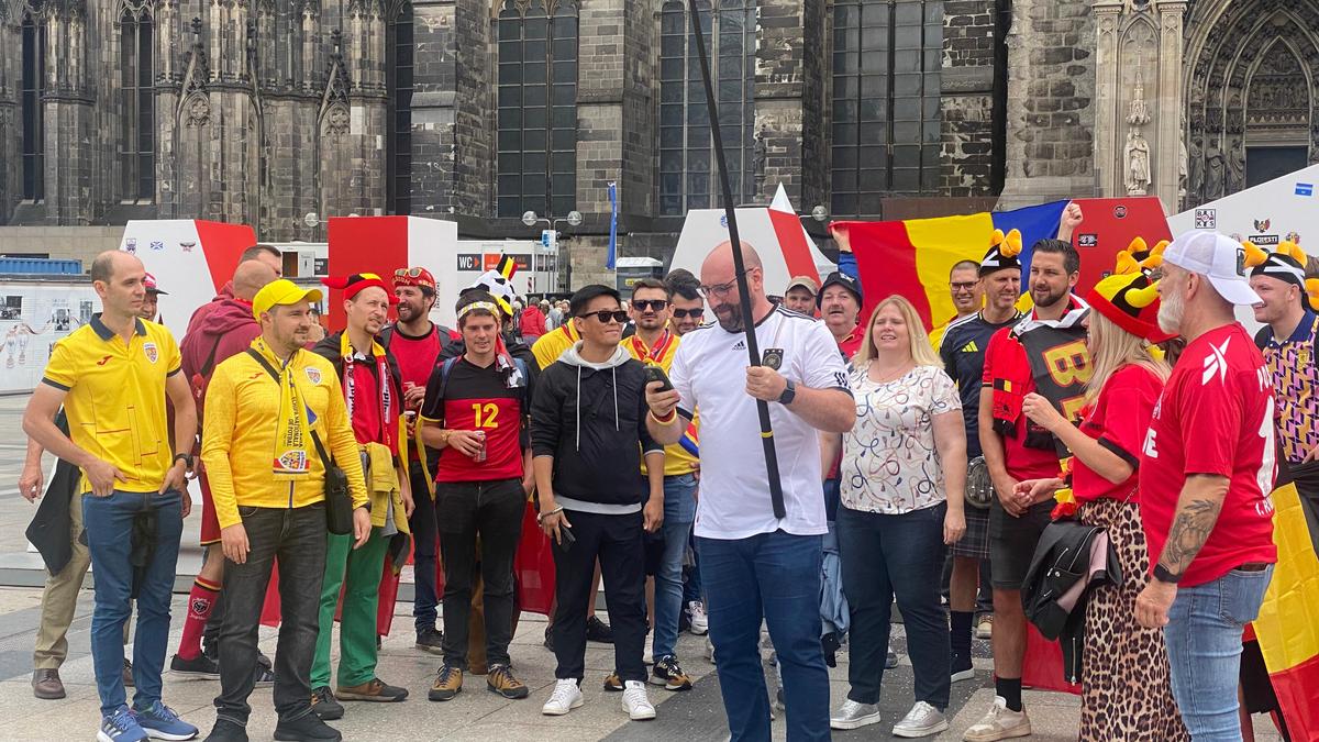 Imagini spectaculoase cu fanii români, înainte de Belgia – România