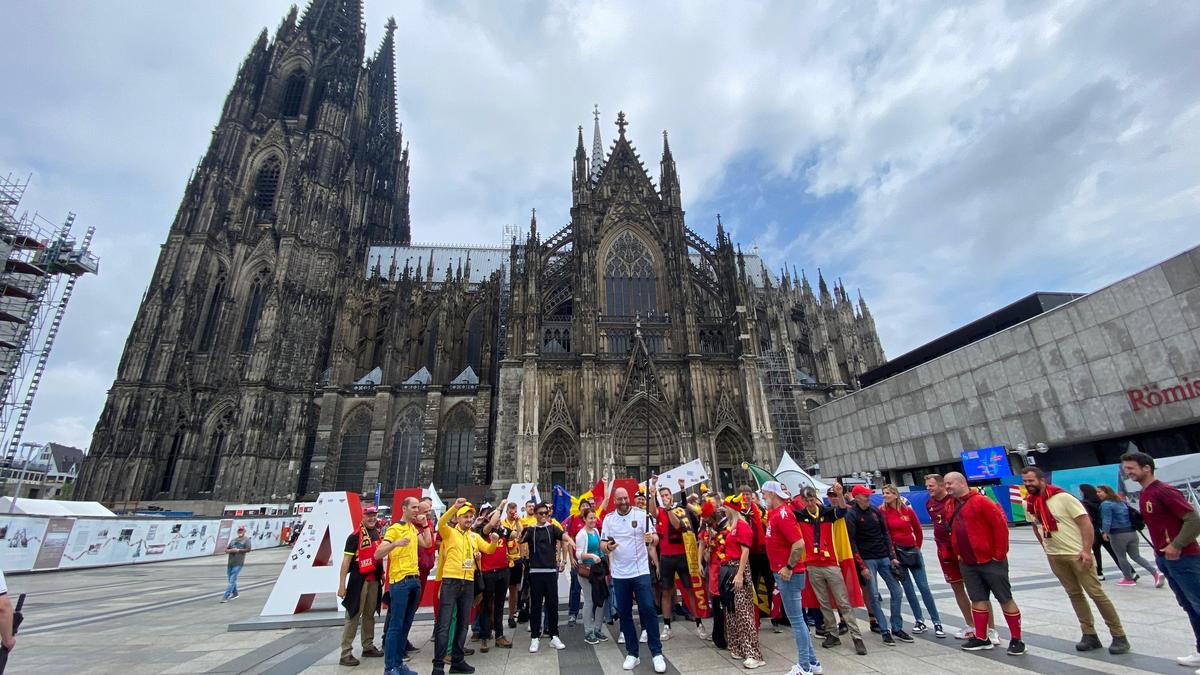 Fanii României, show la Koln! Imagini spectaculoase: „Mujdei is better than chocolate"