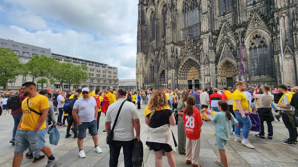 Imagini spectaculoase cu fanii români, înainte de Belgia – România