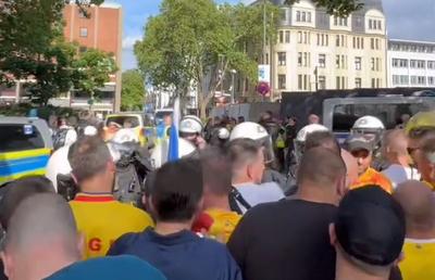 Scandal la Koln! Ultrașii României acuză un abuz al forțelor de ordine, chiar înaintea meciului cu Belgia: „Opriți, ridicați și luați la dubă!”