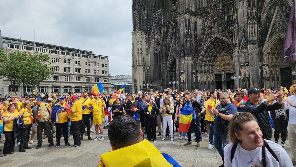 Imagini spectaculoase cu fanii români, înainte de Belgia – România