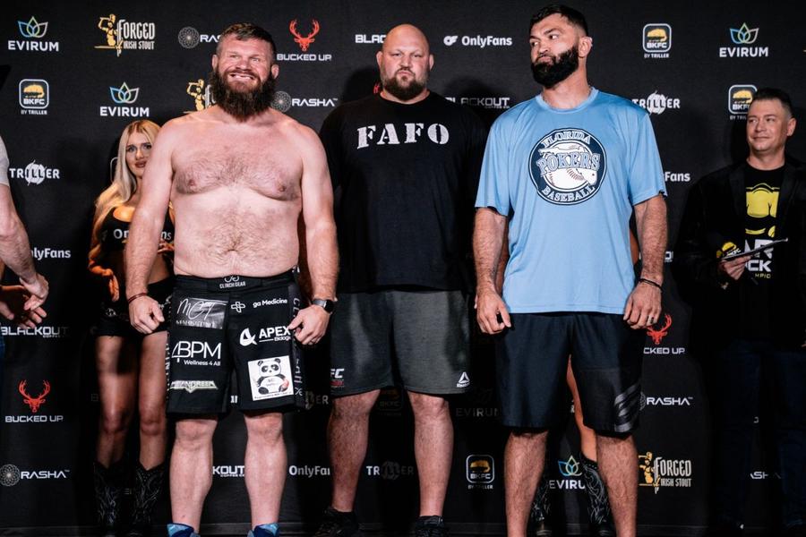 Andrei Arlovski și Josh Copeland, la cântar înaintea confruntării de la BKFC 76 „Pittbull”, fostul campion din UFC, a debutat cu victorie în boxul fără mănuși