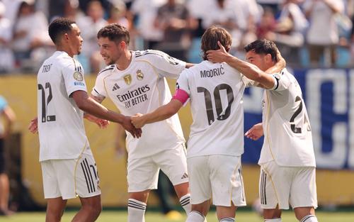 Jucătorii lui Real Madrid sărbătoresc prima victorie de la CM al Cluburilor 2025, 3-1 cu Pachuca / Foto: Imago Images