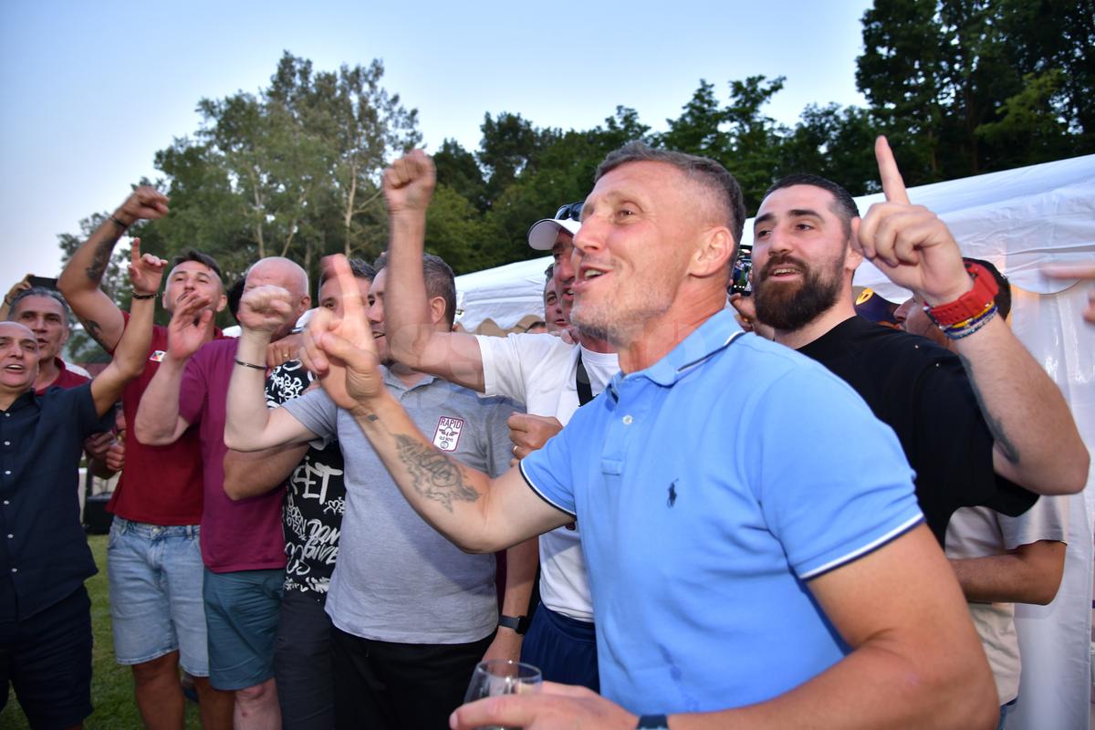 Show total la reeditarea XXL a Cupei României 1995, Petrolul – Rapid: „Ia liftul, «Vioară»!” + cum au „blătuit” partida și imagini inedite din meci și de la petrecere