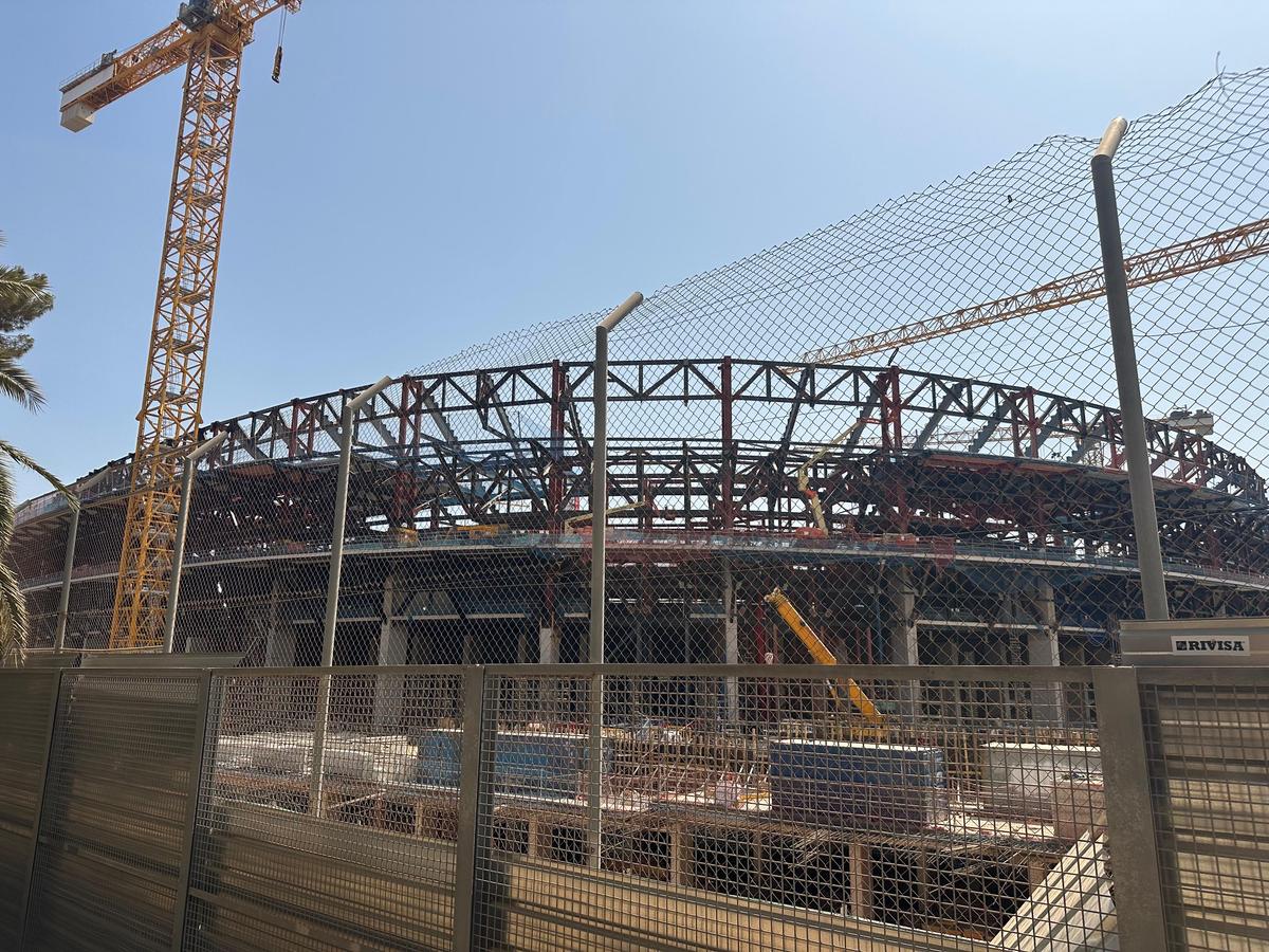 Lucrările de reconstrucție ale Spotify Camp Nou au ajuns în faza de montat gazonul