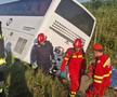 Un autocar cu o echipă de baschet juvenil s-a răsturnat pe Autostrada A2/Foto: captură Facebook